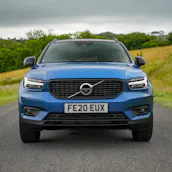 2020 VOLVO XC40 R-DESIGN PRO T4 + £1000