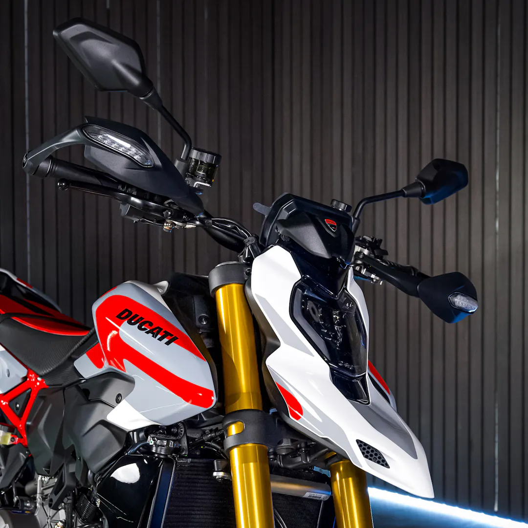NEW 2026 DUCATI HYPERMOTARD V2 SP + £1,000 OR £12,000 — Ducati Hypermotard V2 - WB26SRV-524.JPG