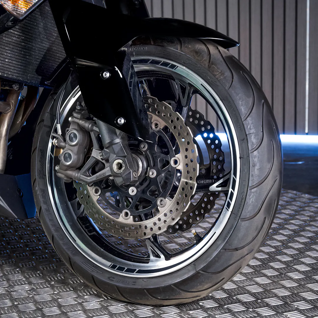 2012 KAWASAKI Z1000 STREETFIGHTER — Kawasaki Z1000 BE - VO12UPX-10.jpeg