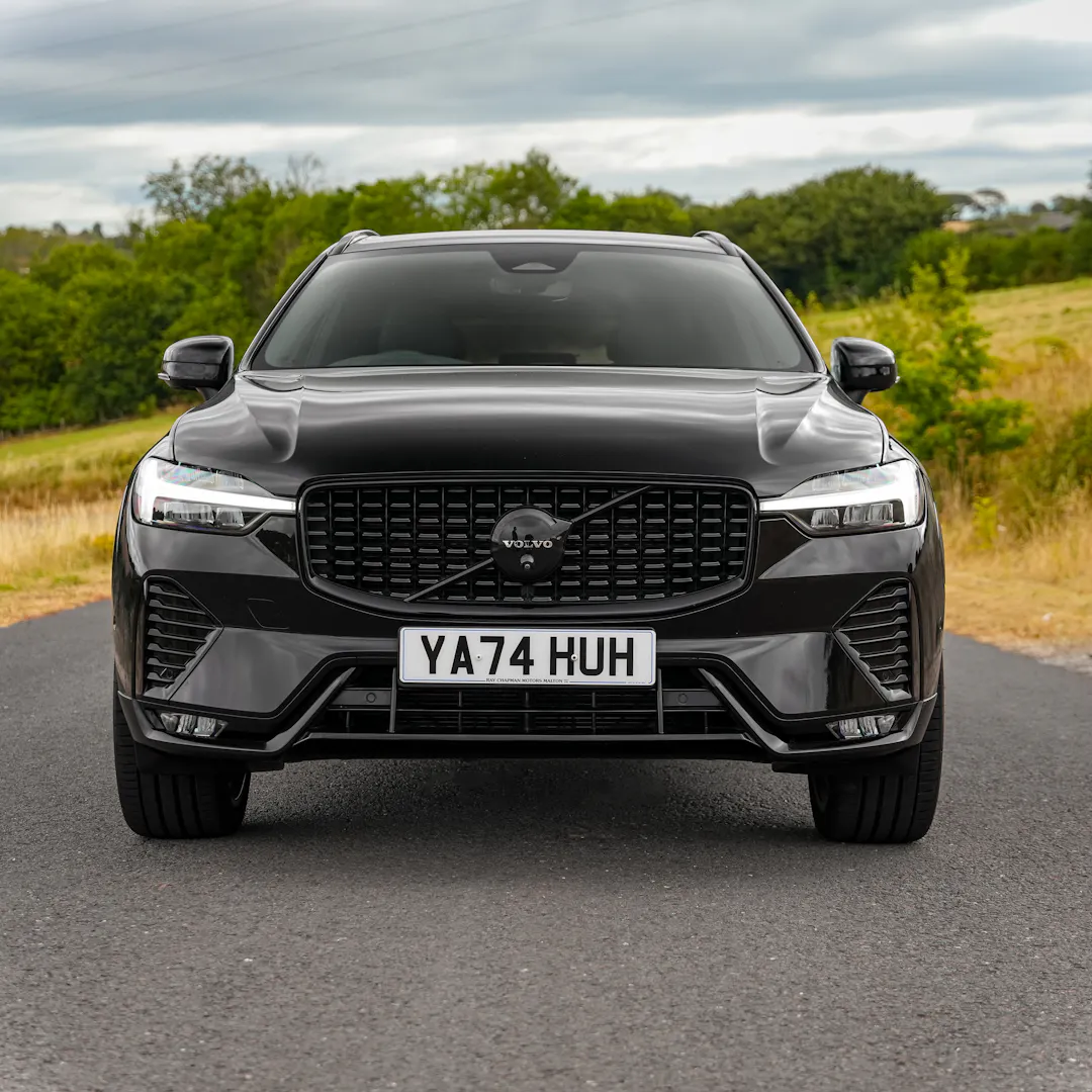2025 VOLVO XC60 BLACK EDITION B5 AWD + £2,000