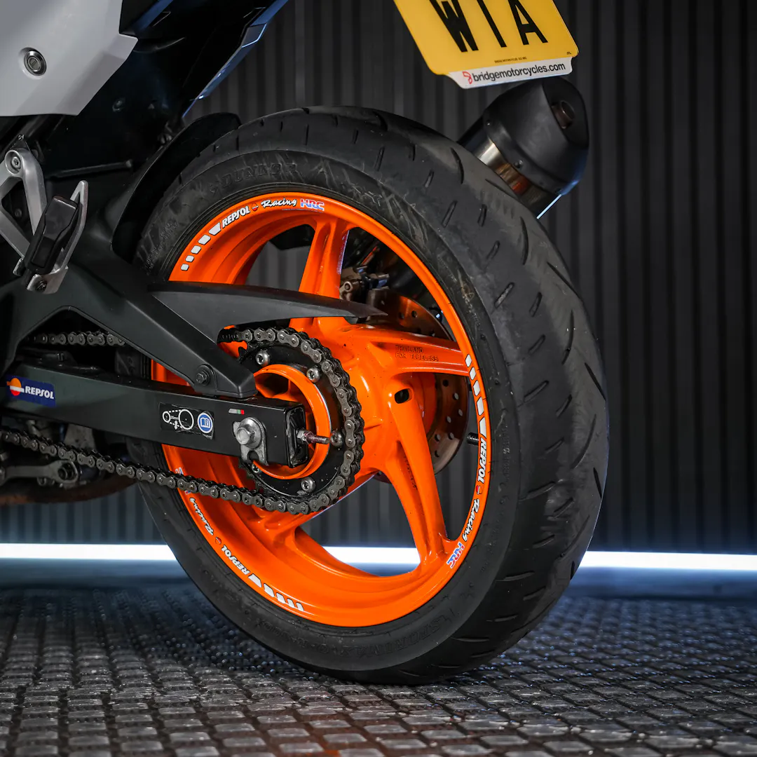 2016 REPSOL HONDA CBR300 gallery image