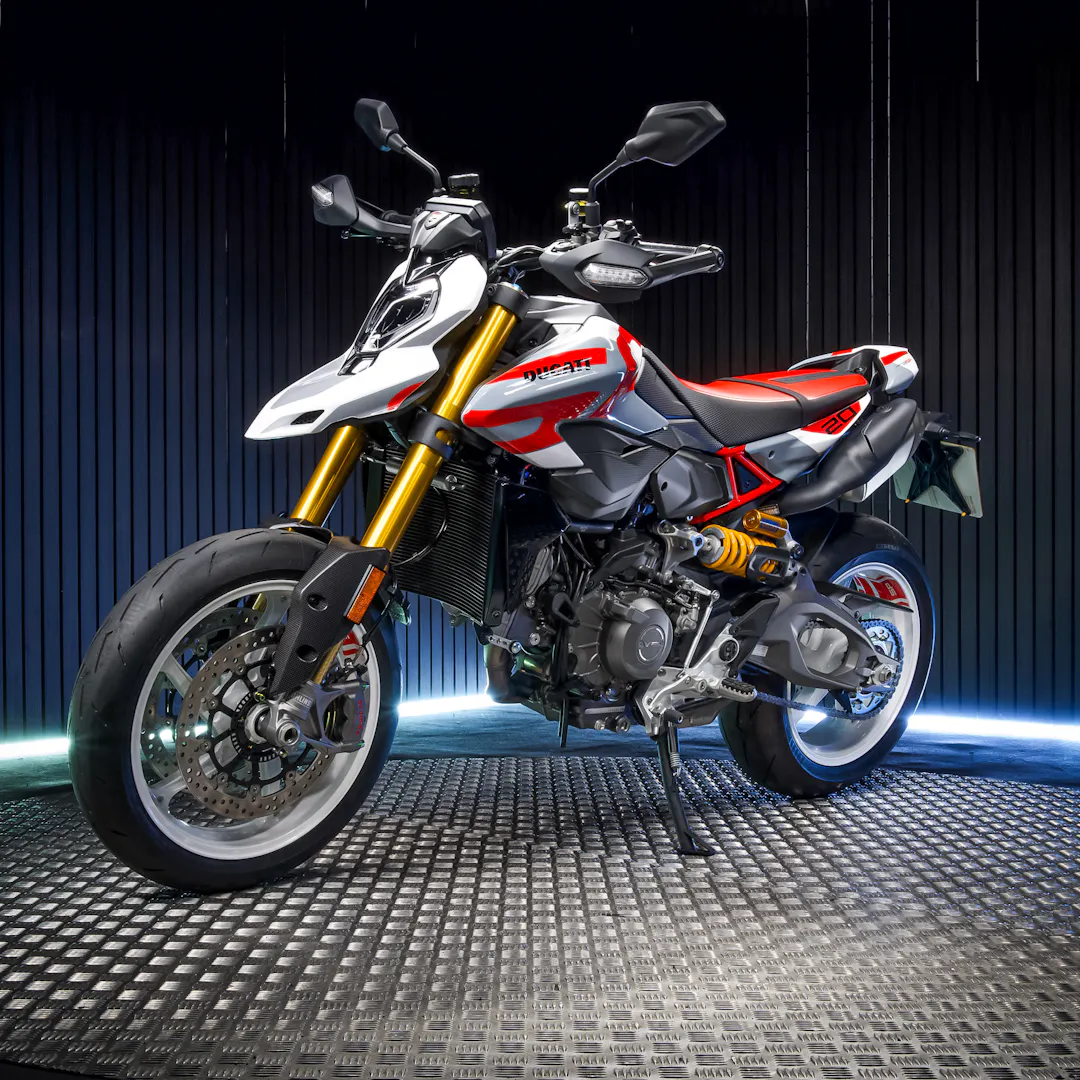 NEW 2026 DUCATI HYPERMOTARD V2 SP + £1,000 OR £12,000 — Ducati Hypermotard V2 - WB26SRV-533.JPG