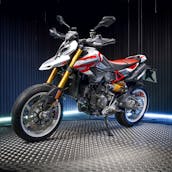 NEW 2026 DUCATI HYPERMOTARD V2 SP + £1,000 OR £12,000 — Ducati Hypermotard V2 - WB26SRV-533.JPG