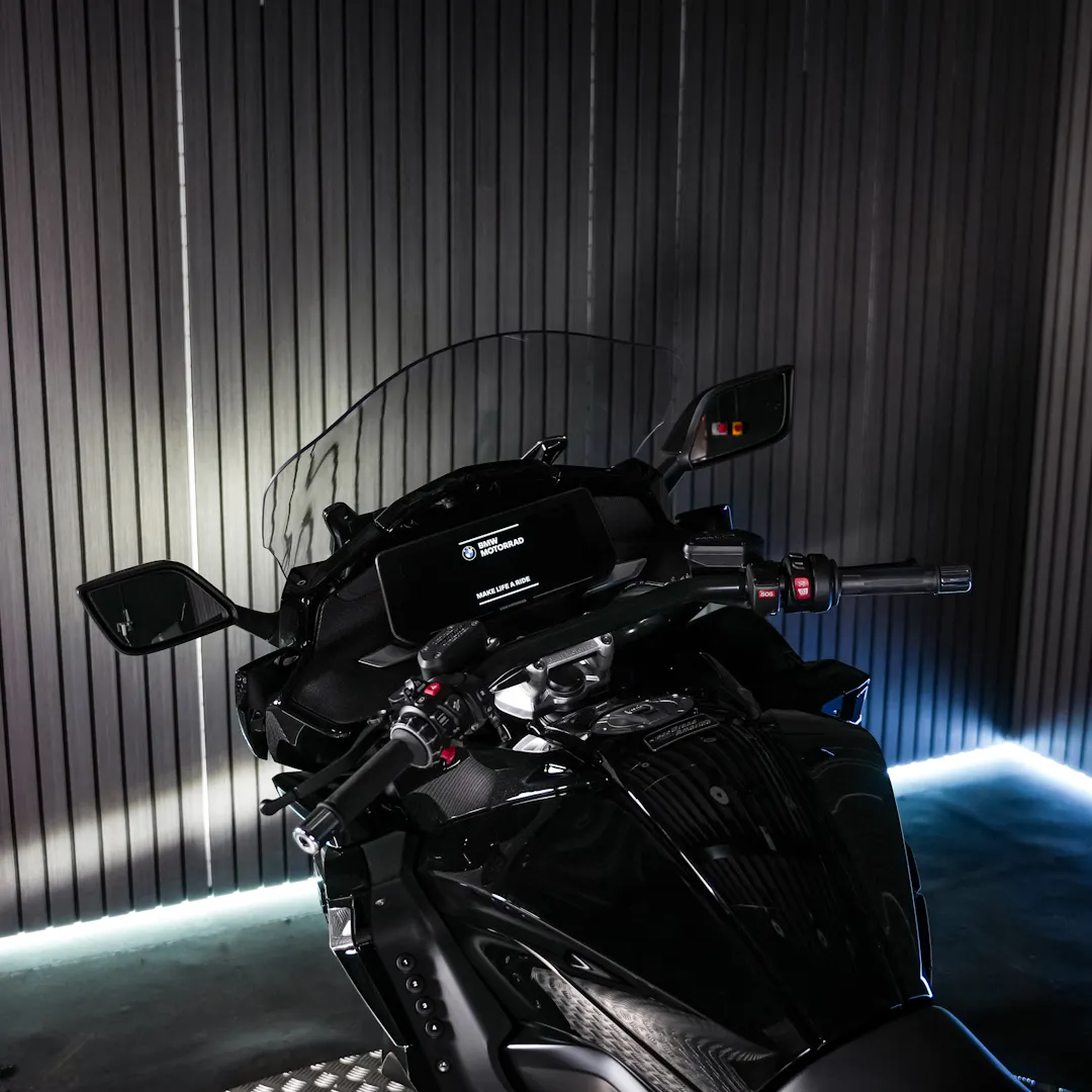 2024 BMW K1600 Bagger + £1,000 — BMW GRAND AMERICA - FH24LCK-6.JPG