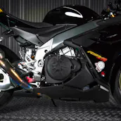 2023 APRILIA RSV4 1100 FACTORY + £1,000 gallery image