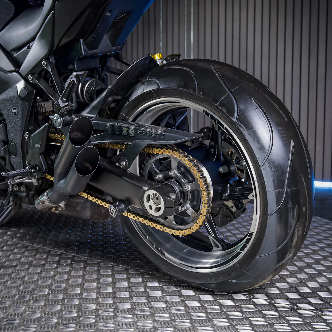 2012 KAWASAKI Z1000 STREETFIGHTER — Kawasaki Z1000 BE - VO12UPX-07.jpeg