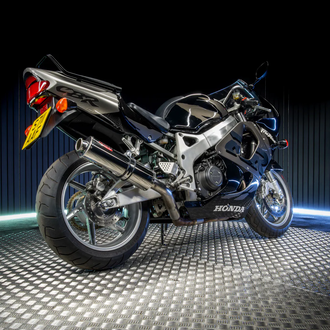 1999 CBR900RR FIREBLADE RRW — Honda Fireblade black - S711AAF-02.jpeg