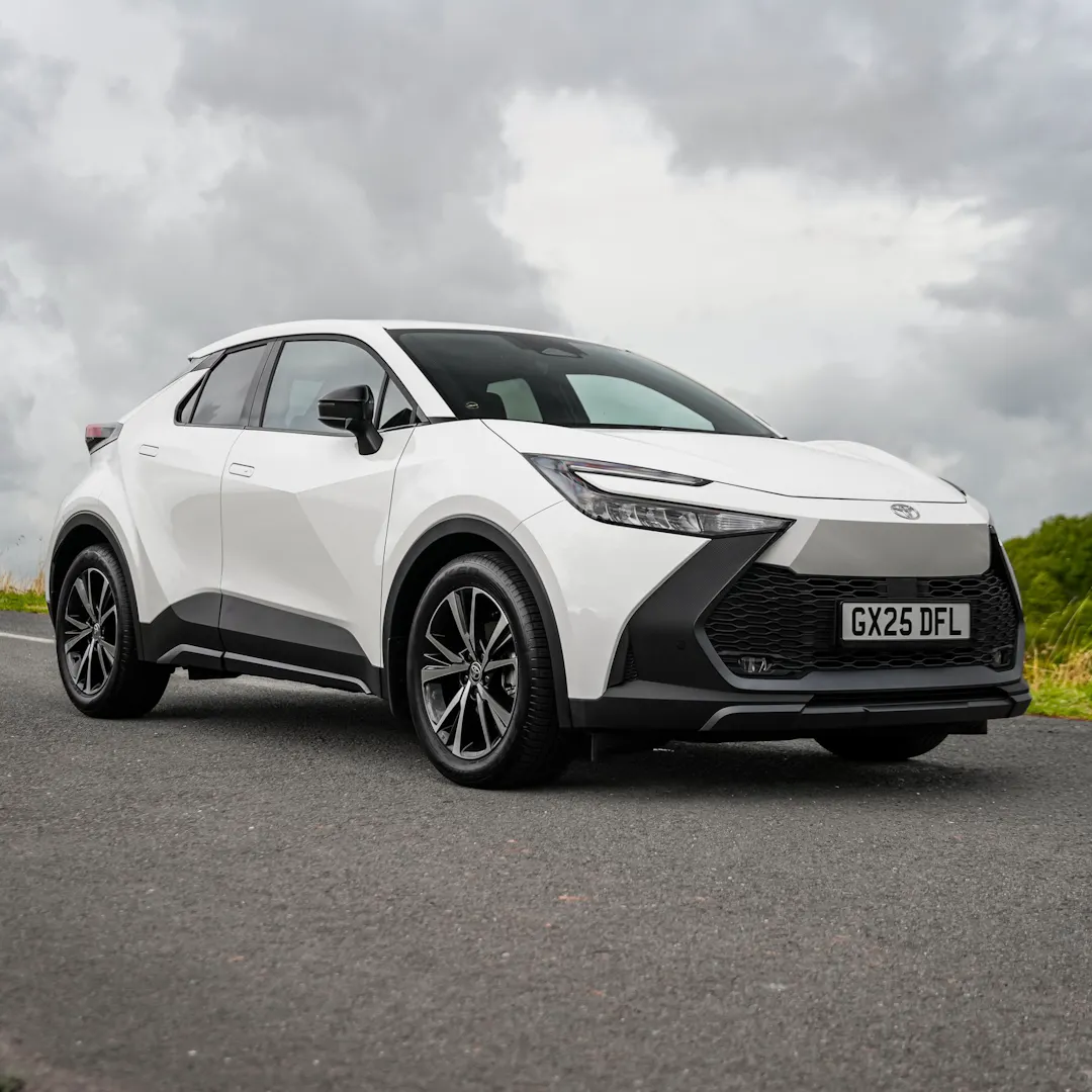 2025 TOYOTA C-HR Design SUV + £1,000