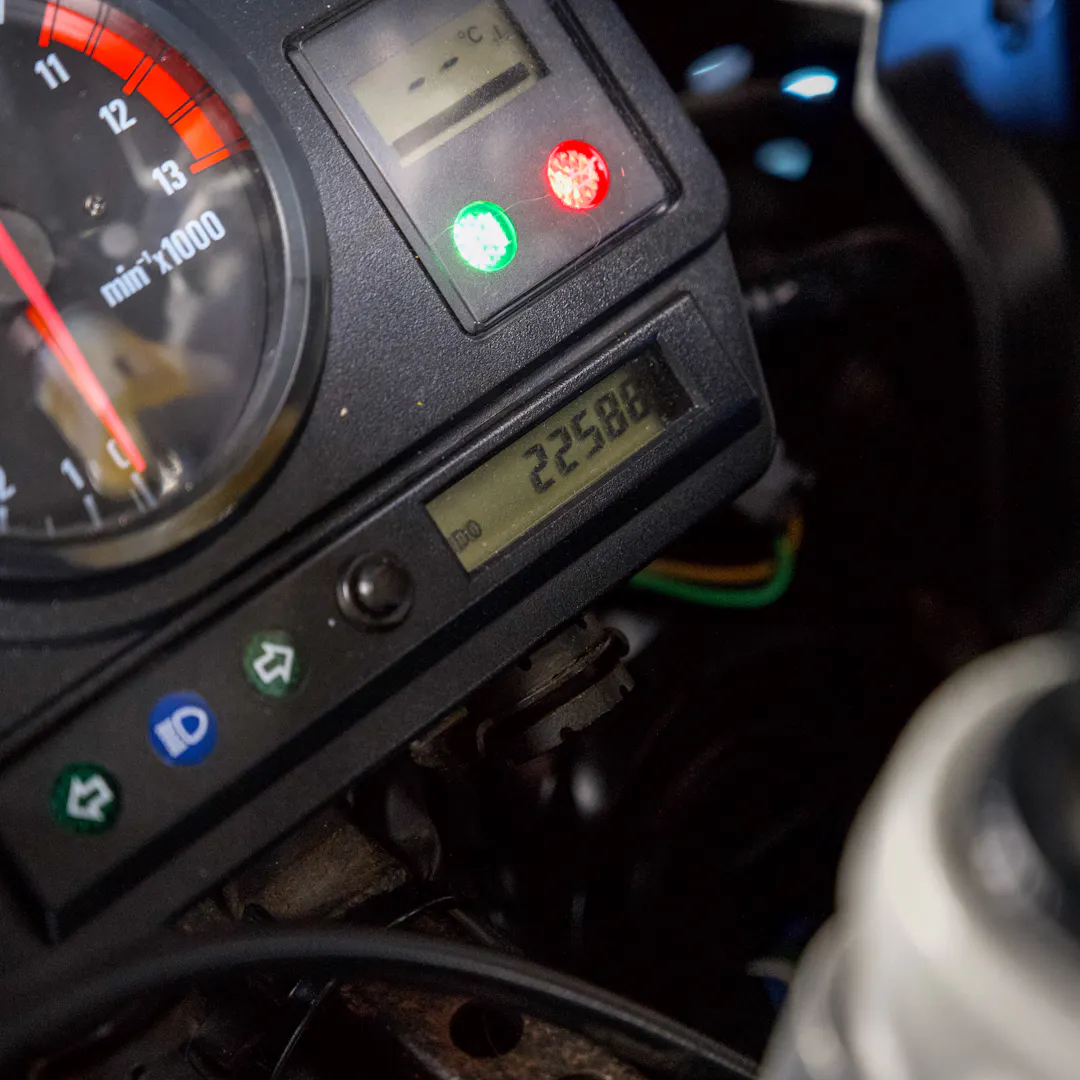 1999 CBR900RR FIREBLADE RRW — Honda Fireblade black - S711AAF-04.jpeg