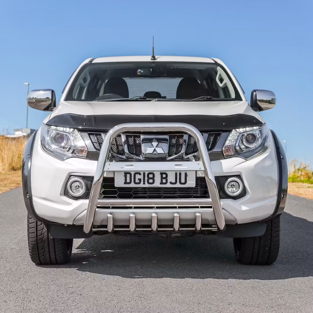 2018 MITSUBISHI L200 Pickup Double Cab + £1,000 — exterior image 3