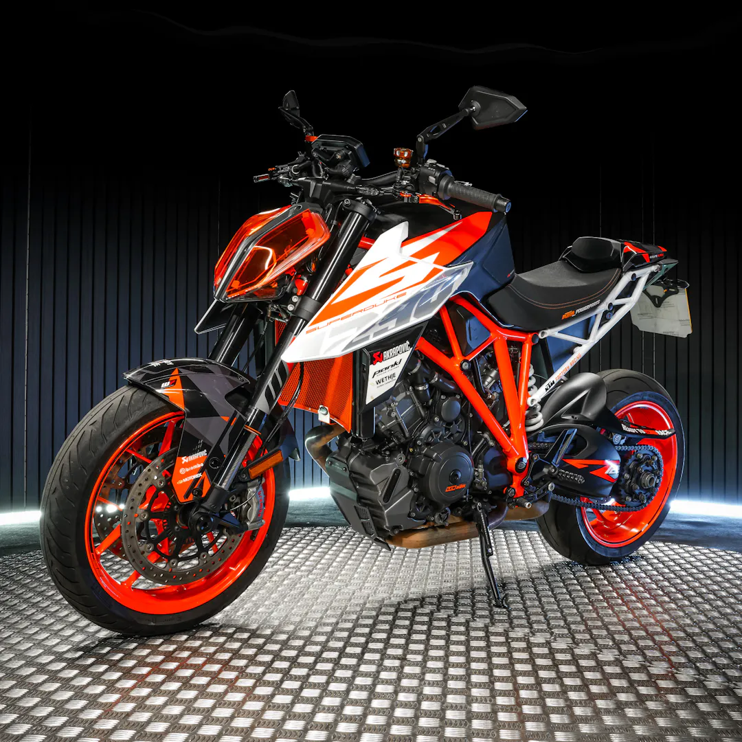 2018 KTM SUPERDUKE 1290R — Ktm 1290 Super Duke R - BD18PBU-15.JPG
