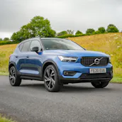 2020 VOLVO XC40 R-DESIGN PRO T4 + £1000