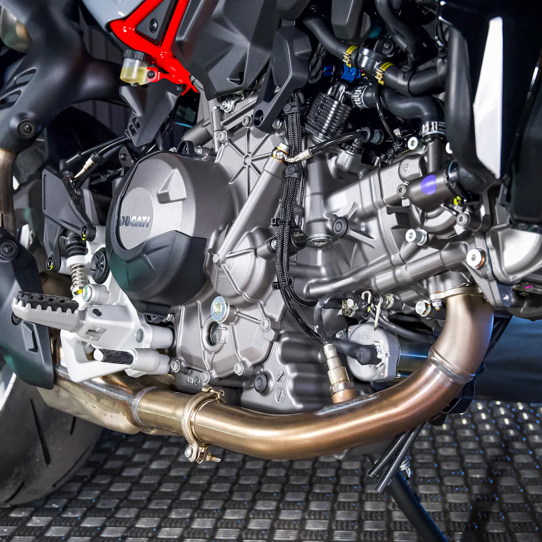 NEW 2026 DUCATI HYPERMOTARD V2 SP + £1,000 OR £12,000 — Ducati Hypermotard V2 - WB26SRV-526.JPG