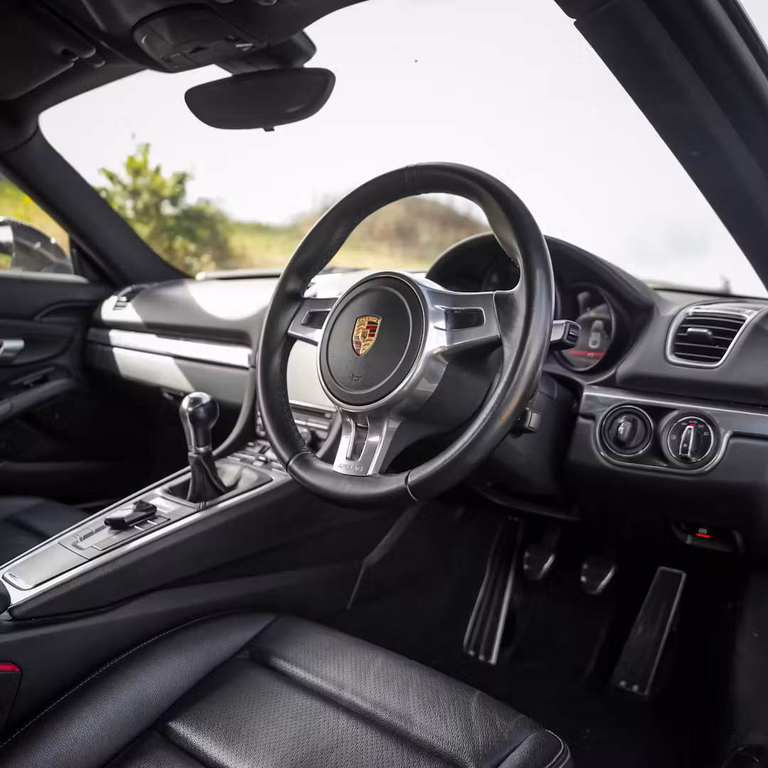 2013 PORSCHE CAYMAN 981 2.7 + £2,000 — Porsche Cayman - LM63NPF-11.JPG