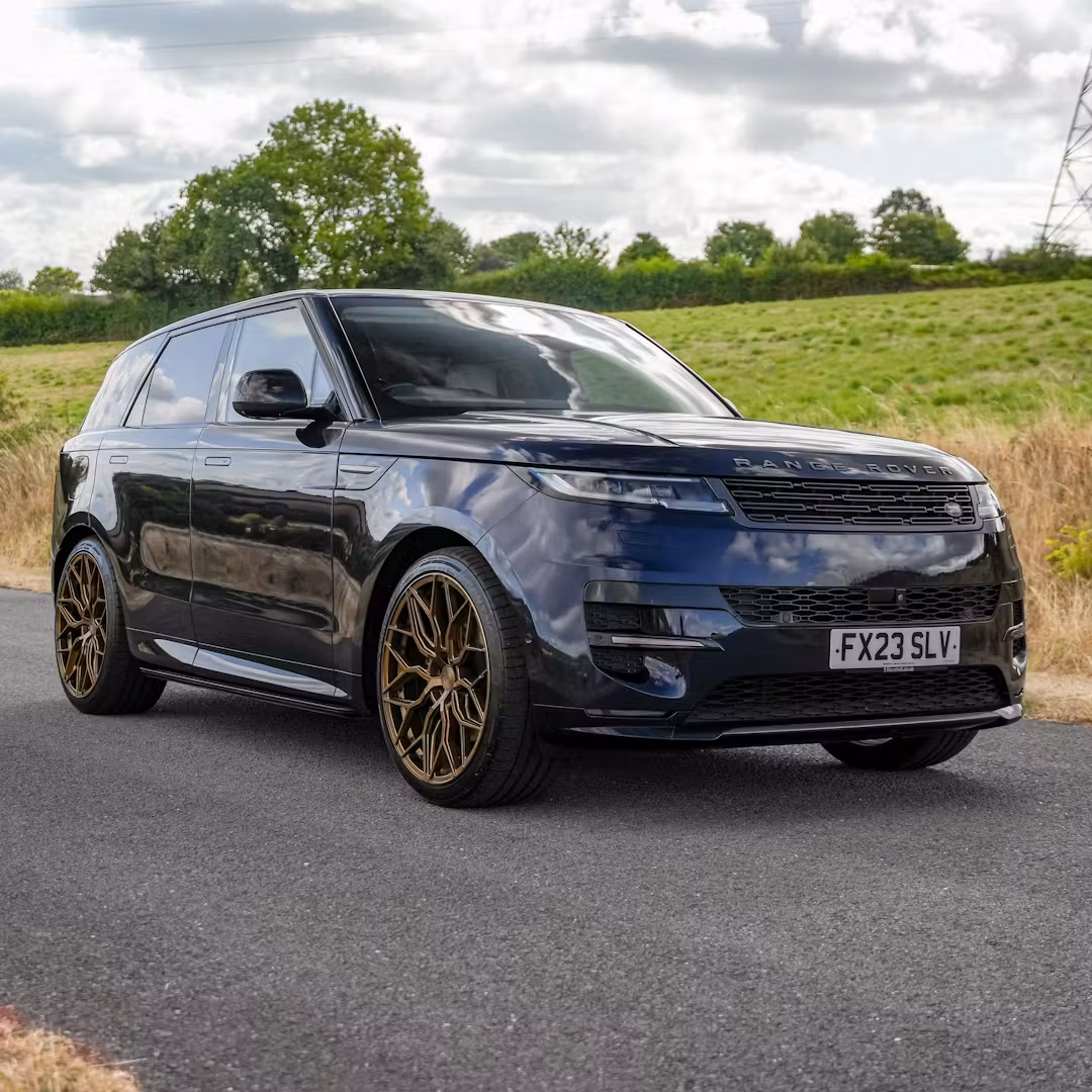 2023 RANGE ROVER SPORT D300 DYNAMIC SE + £5,000 OR £45,000 — Range Rover Sport - FX23SLV-4.JPG
