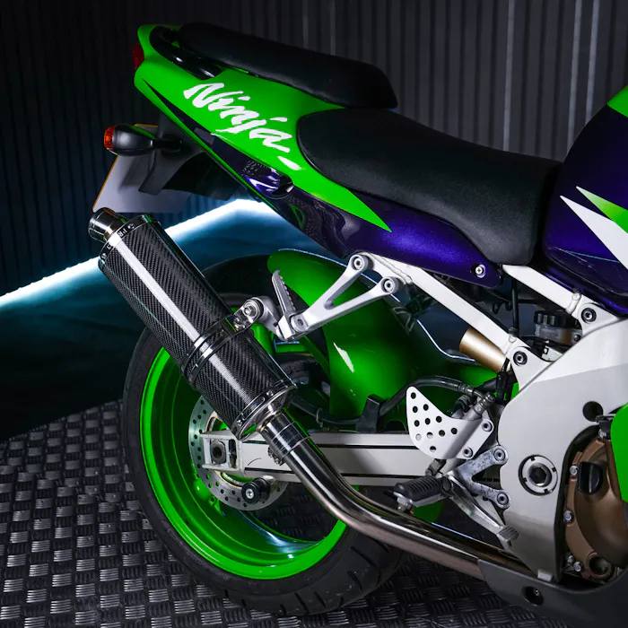 Win 2000 KAWASAKI ZX900 on Rev Comps