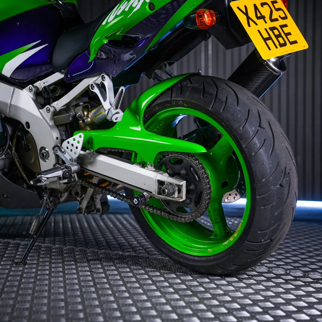 2000 KAWASAKI ZX900 - LOW ODDS