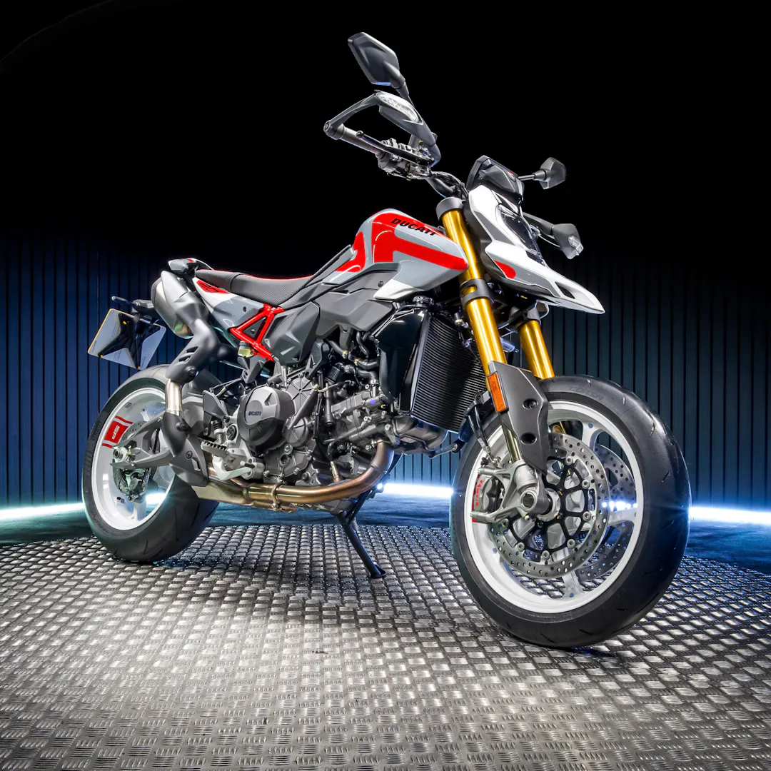 NEW 2026 DUCATI HYPERMOTARD V2 SP + £1,000 OR £12,000 — Main - WB26SRV.JPG