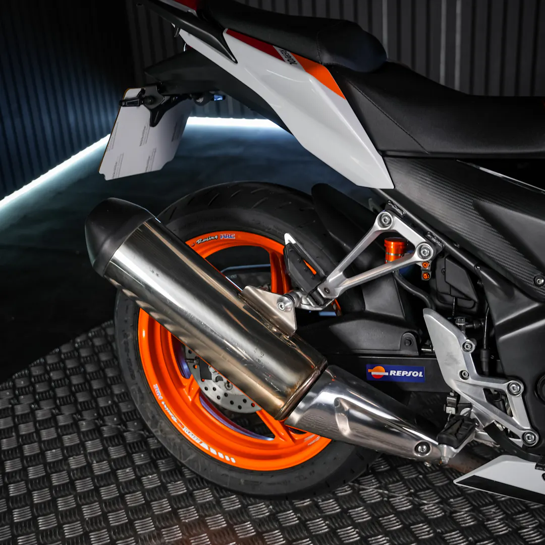 2016 REPSOL HONDA CBR300 gallery image