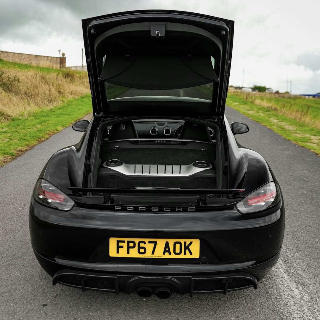 2017 PORSCHE 718 CAYMAN + £2,000