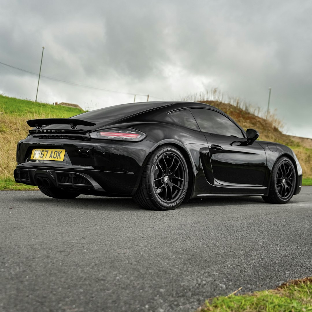 2017 PORSCHE 718 CAYMAN + £2,000