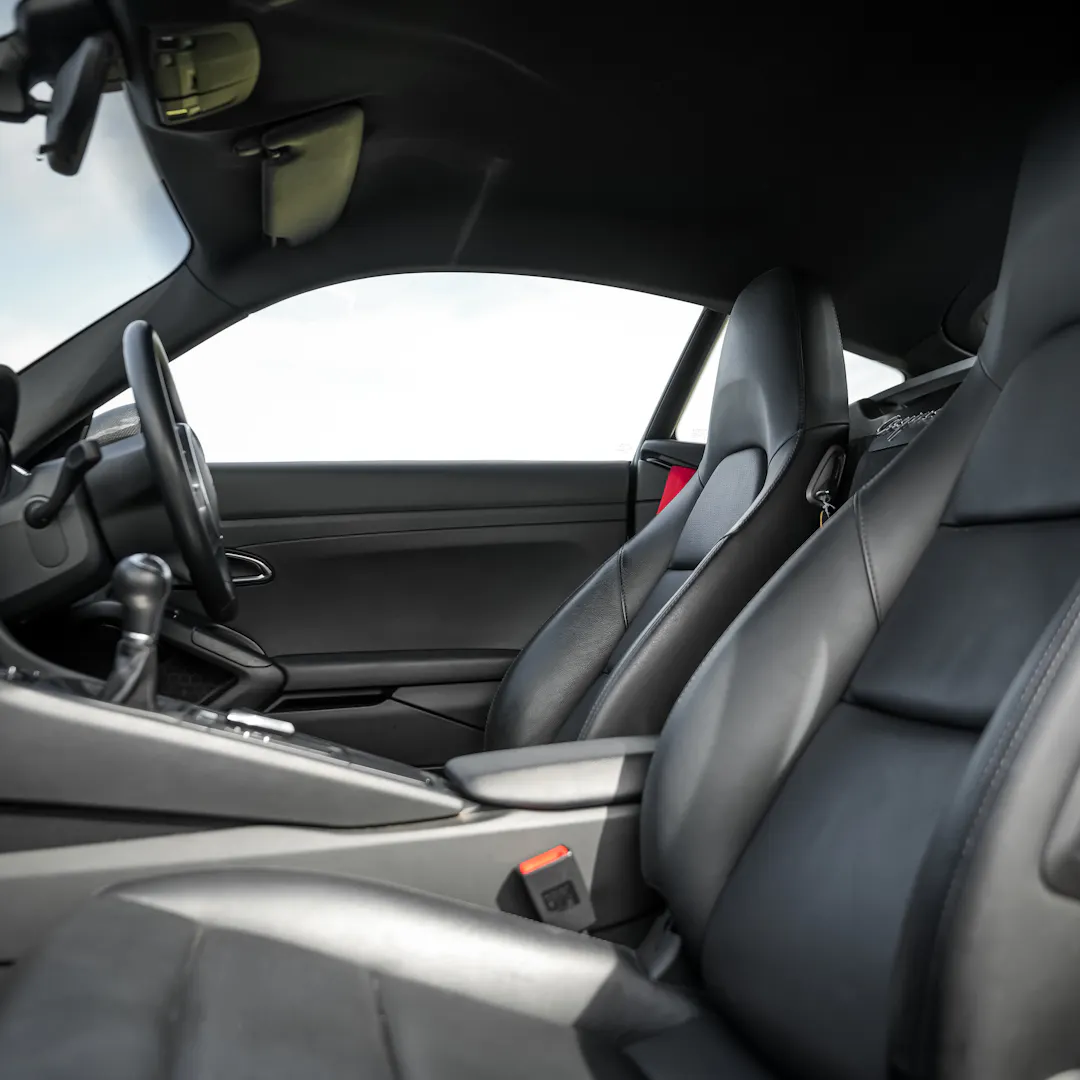 2013 PORSCHE CAYMAN 981 2.7 + £2,000 — Porsche Cayman - LM63NPF-14.JPG