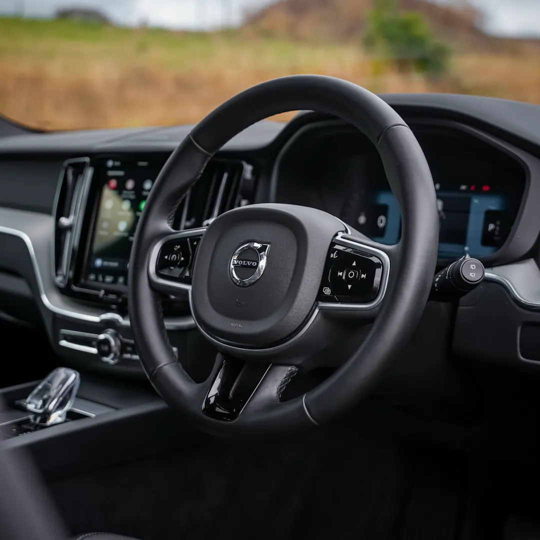 2025 VOLVO XC60 BLACK EDITION B5 AWD + £2,000
