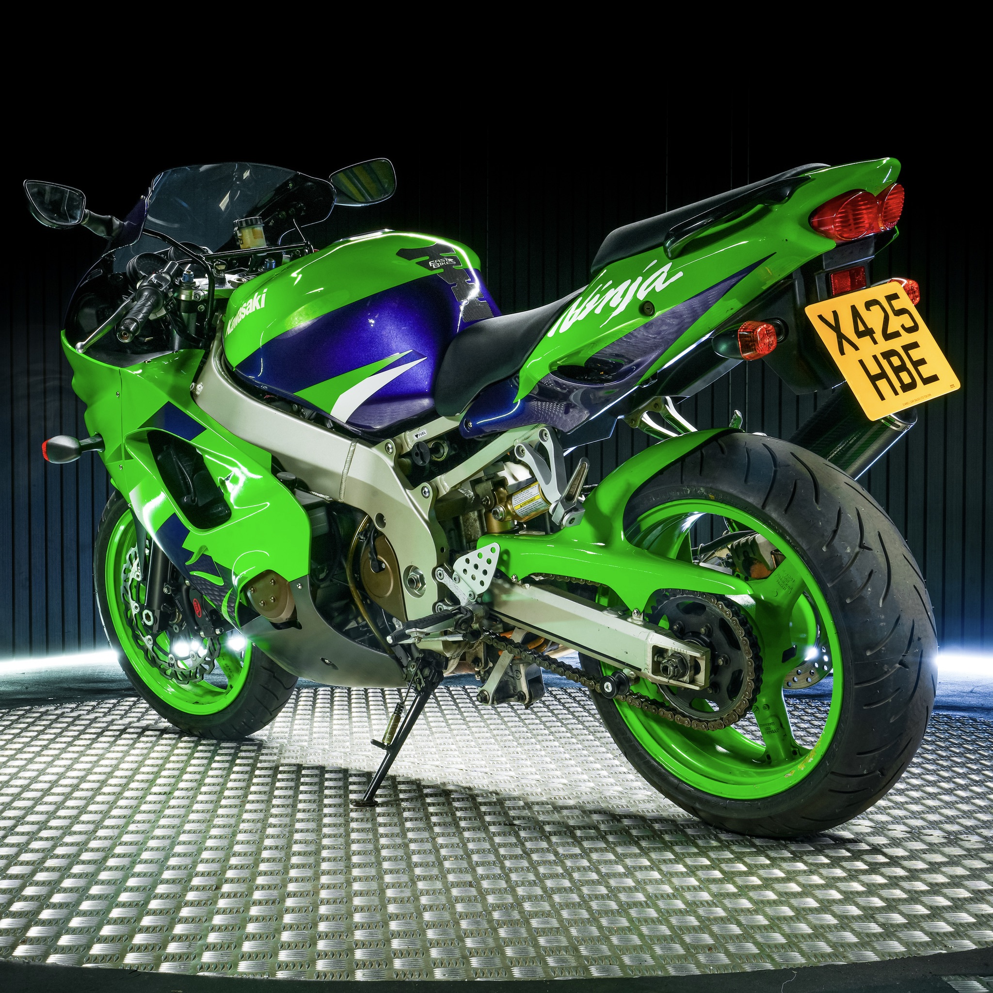 Win 2000 KAWASAKI ZX900 - LOW ODDS on Rev Comps