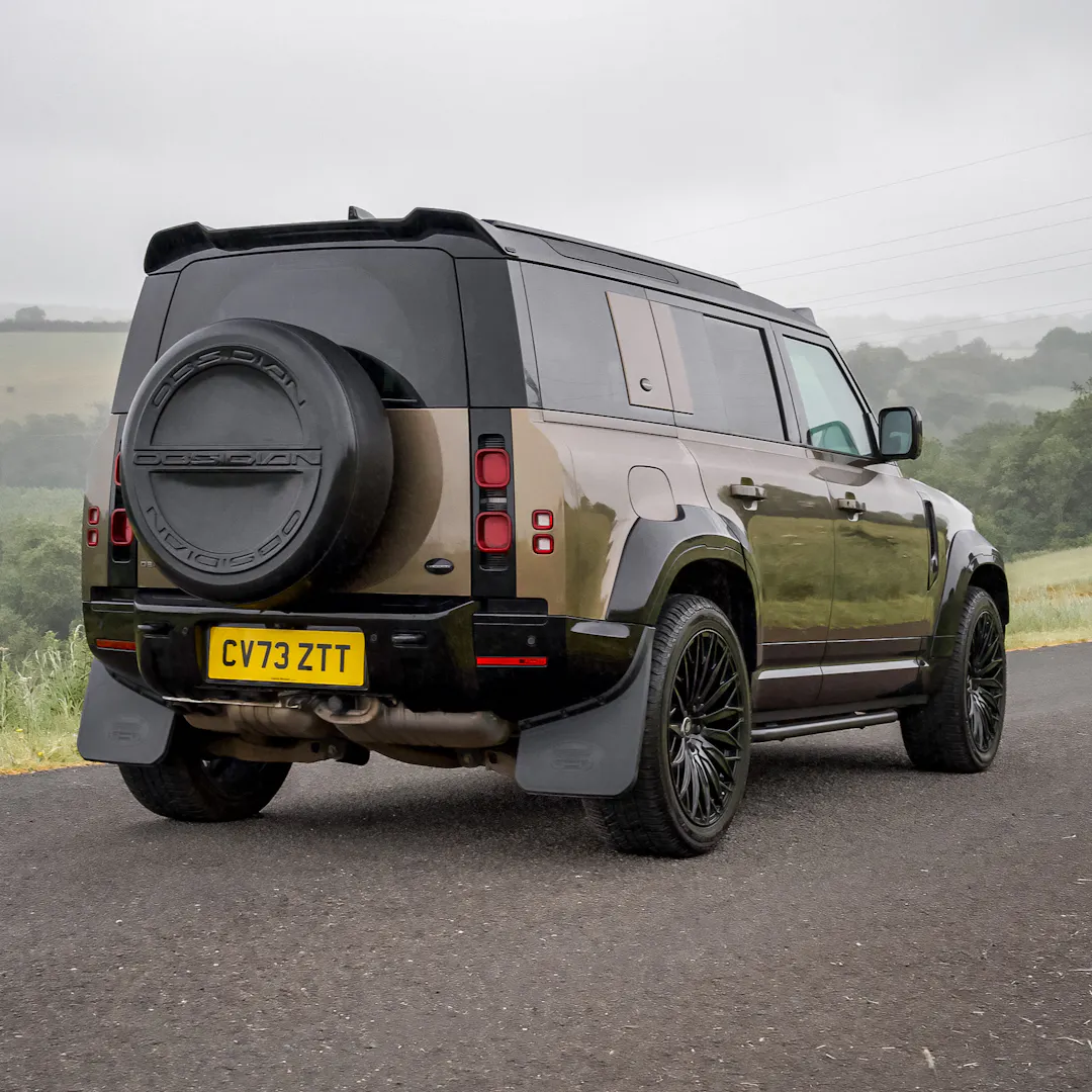 2024 Land Rover Defender 110 Obsidian + £5000
