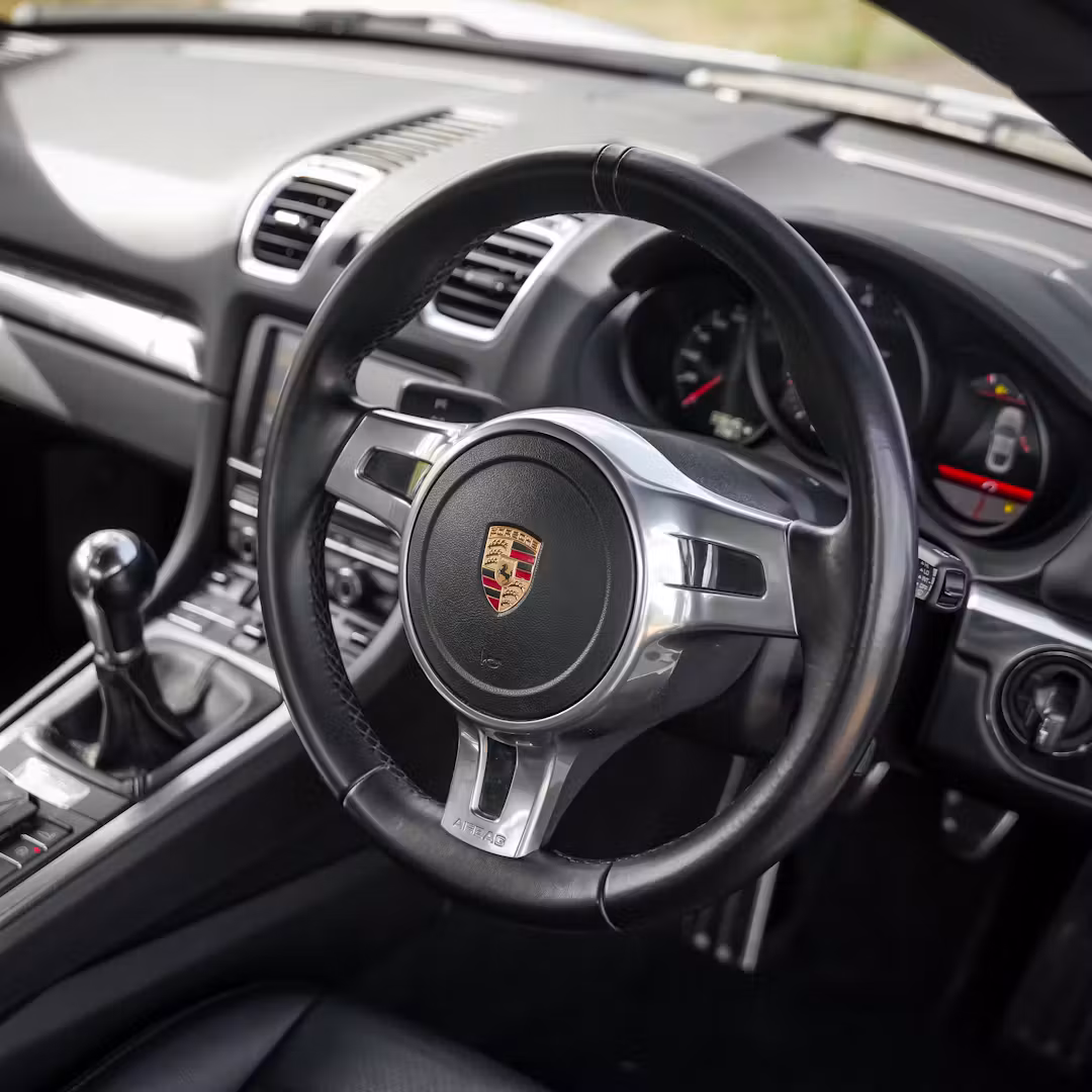 2013 PORSCHE CAYMAN 981 2.7 + £2,000 — Porsche Cayman - LM63NPF-12.JPG