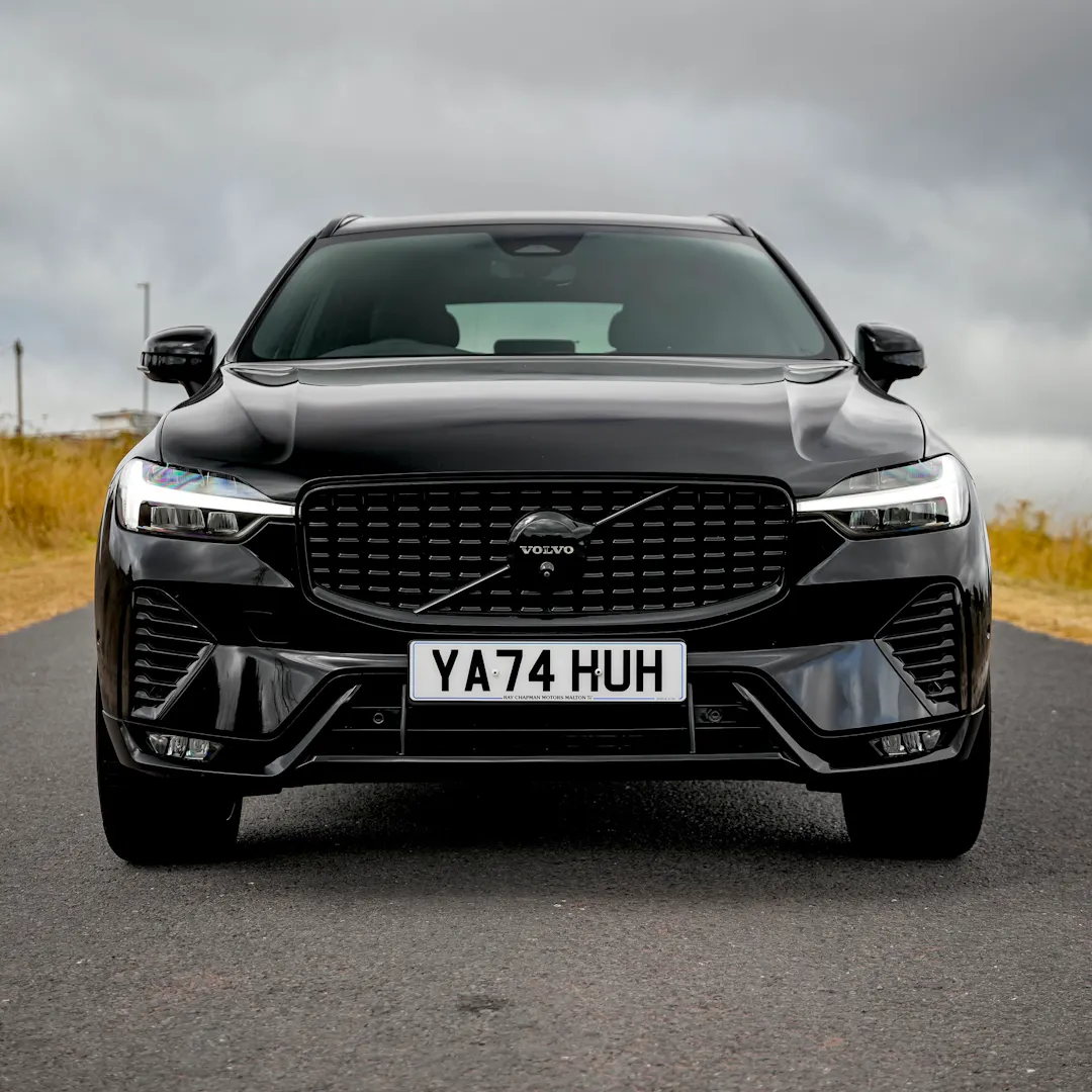 2025 VOLVO XC60 BLACK EDITION B5 AWD + £2,000