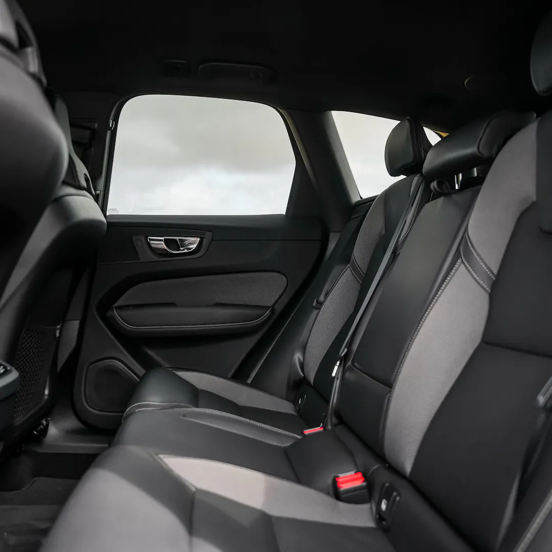 2025 VOLVO XC60 BLACK EDITION B5 AWD + £2,000