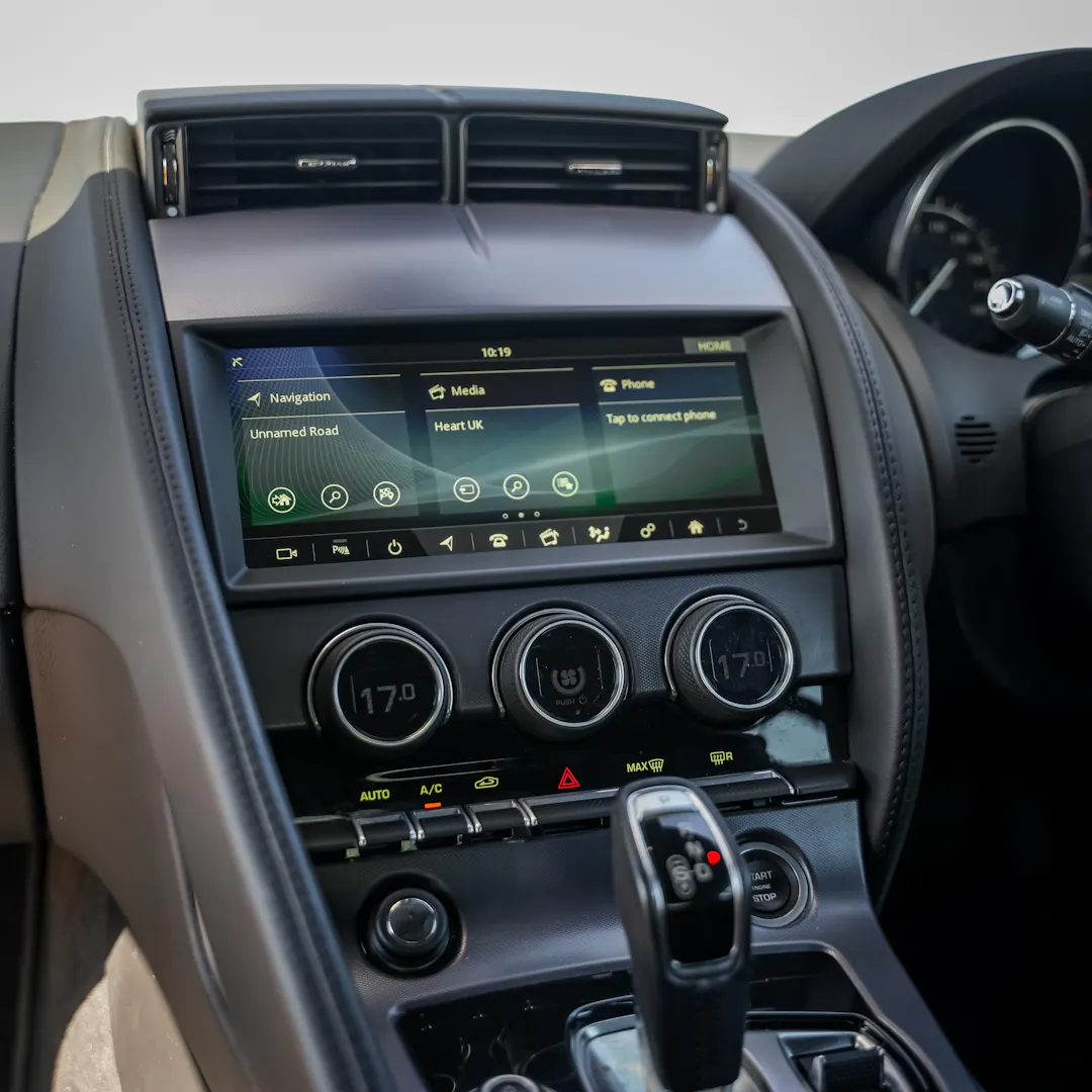 2020 JAGUAR F TYPE V6 R-DYNAMIC + £2,000 — Jaguar F Type - CV70HPJ-12.JPG