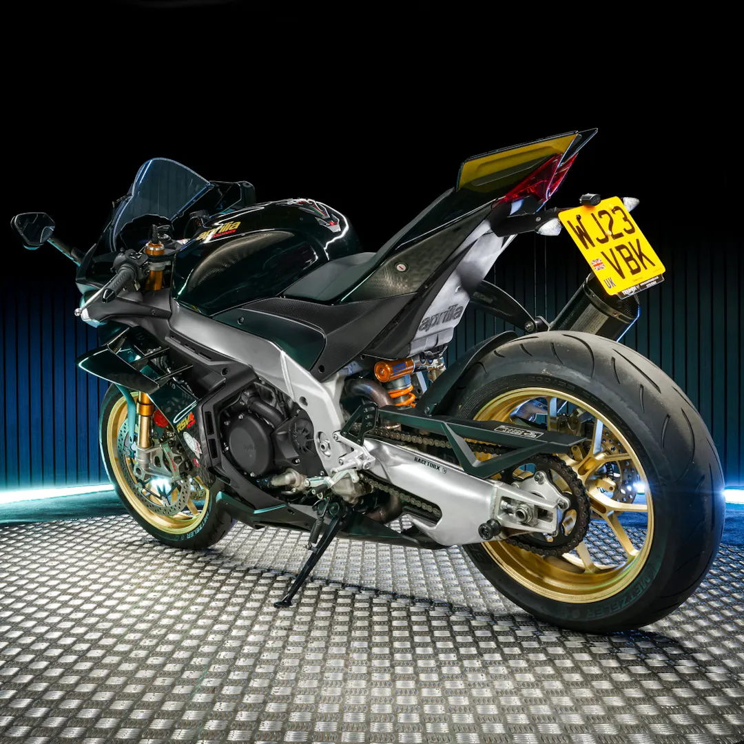 2023 APRILIA RSV4 1100 FACTORY + £1,000 gallery image