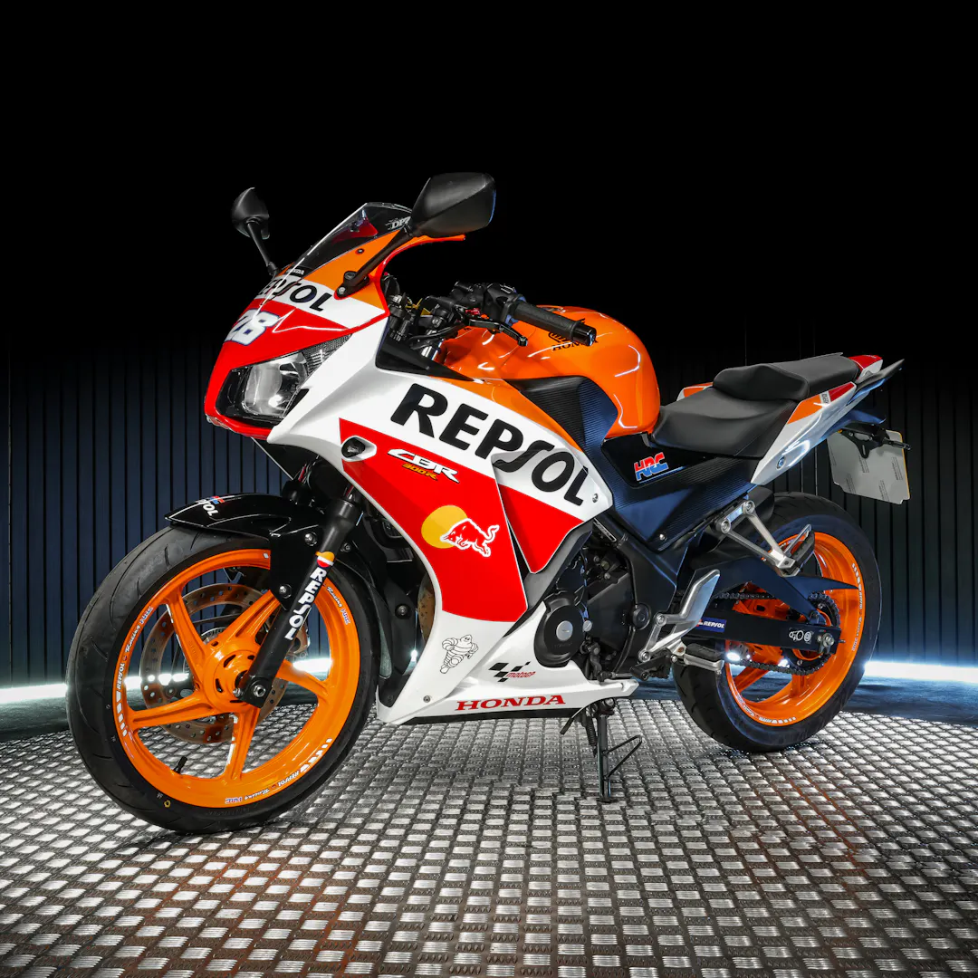 2016 REPSOL HONDA CBR300 gallery image