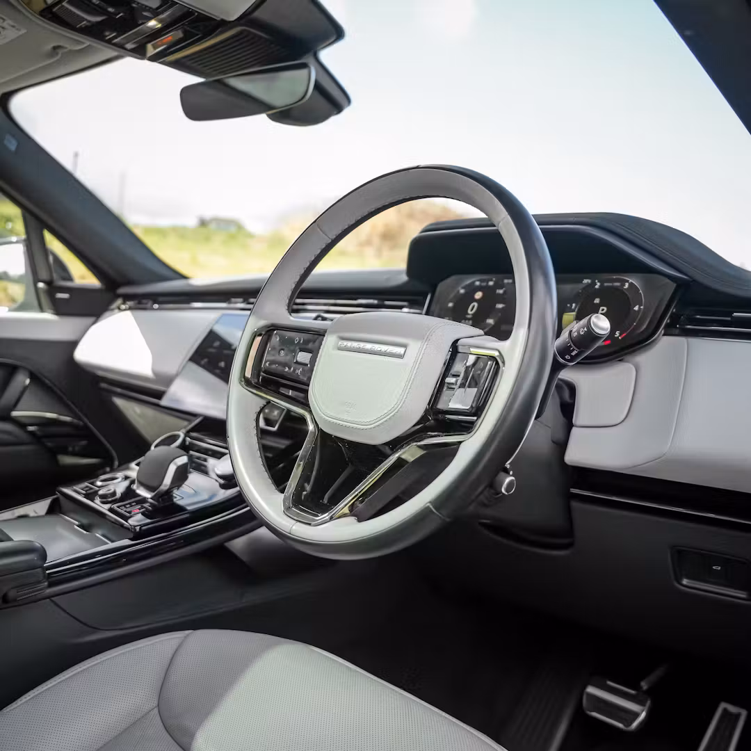 2023 RANGE ROVER SPORT D300 DYNAMIC SE + £5,000 OR £45,000 — Range Rover Sport - FX23SLV-8.JPG