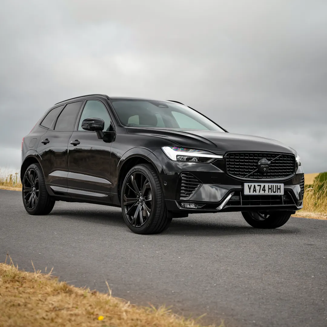 2025 VOLVO XC60 BLACK EDITION B5 AWD + £2,000