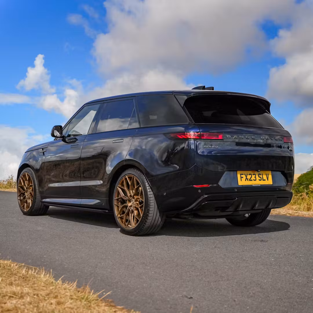 2023 RANGE ROVER SPORT D300 DYNAMIC SE + £5,000 OR £45,000 — Range Rover Sport - FX23SLV.JPG