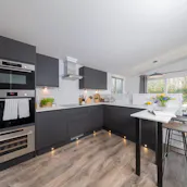BUDE COASTAL HOT TUB HOLIDAY LODGE CORNWALL 7 NIGHTS + £500