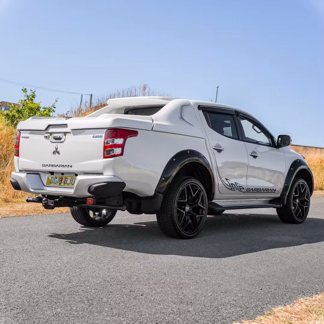 2018 MITSUBISHI L200 Pickup Double Cab + £1,000 — exterior image 8
