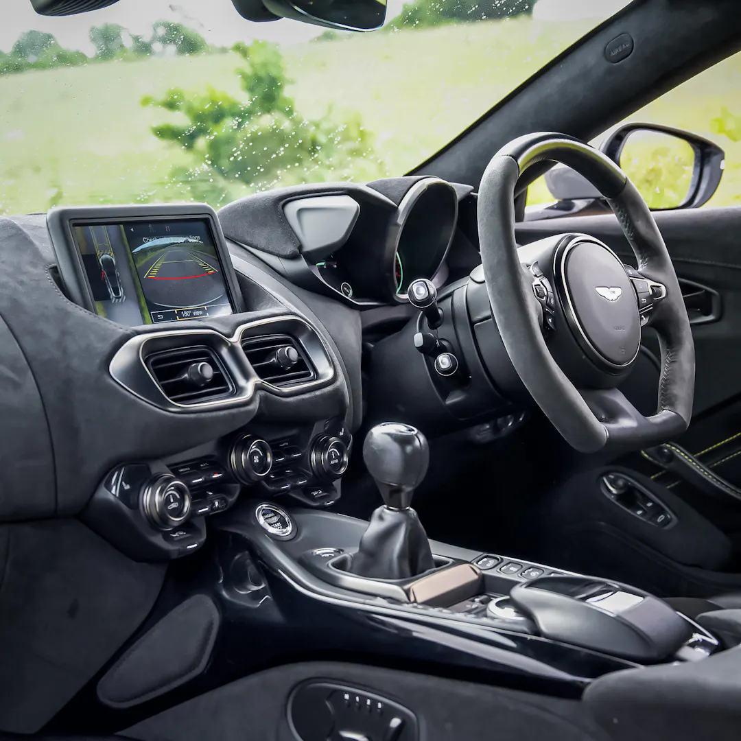 2021 ASTON MARTIN VANTAGE V8 MANUAL + £5000