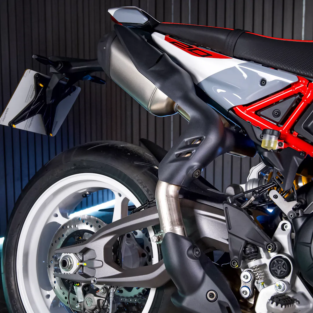 NEW 2026 DUCATI HYPERMOTARD V2 SP + £1,000 OR £12,000 — Ducati Hypermotard V2 - WB26SRV-527.JPG