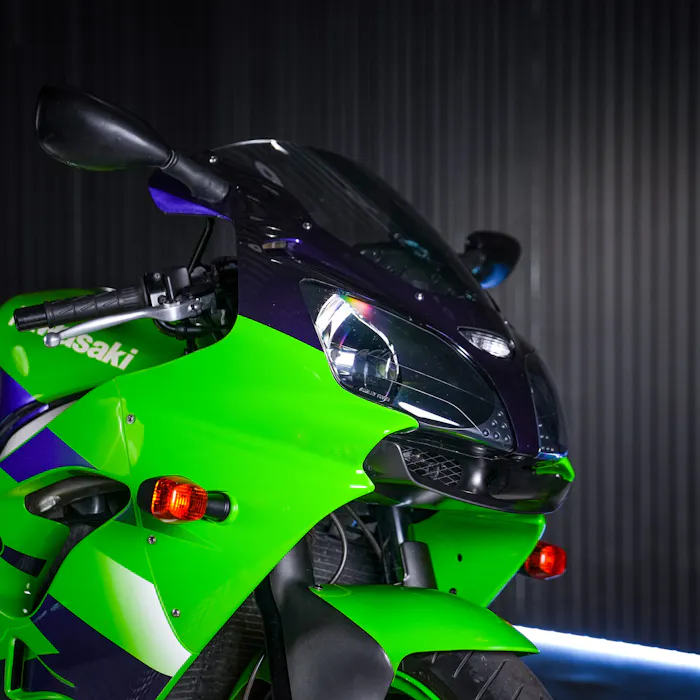 Win 2000 KAWASAKI ZX900 on Rev Comps