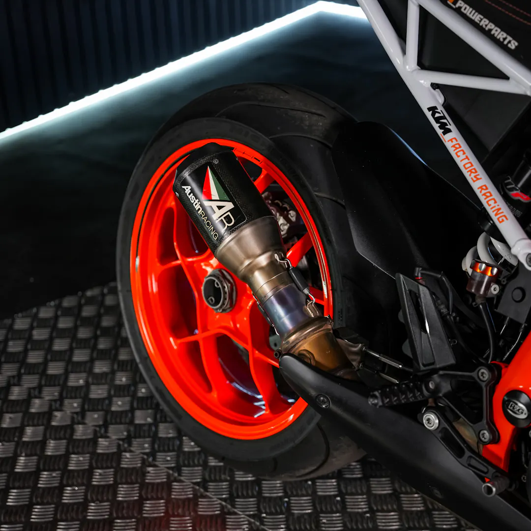 2018 KTM SUPERDUKE 1290R — Ktm 1290 Super Duke R - BD18PBU-4.JPG