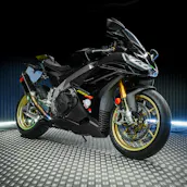 2023 APRILIA RSV4 1100 FACTORY + £1,000 gallery image