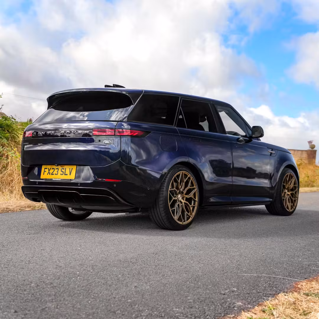 2023 RANGE ROVER SPORT D300 DYNAMIC SE + £5,000 OR £45,000 — Range Rover Sport - FX23SLV-3.JPG