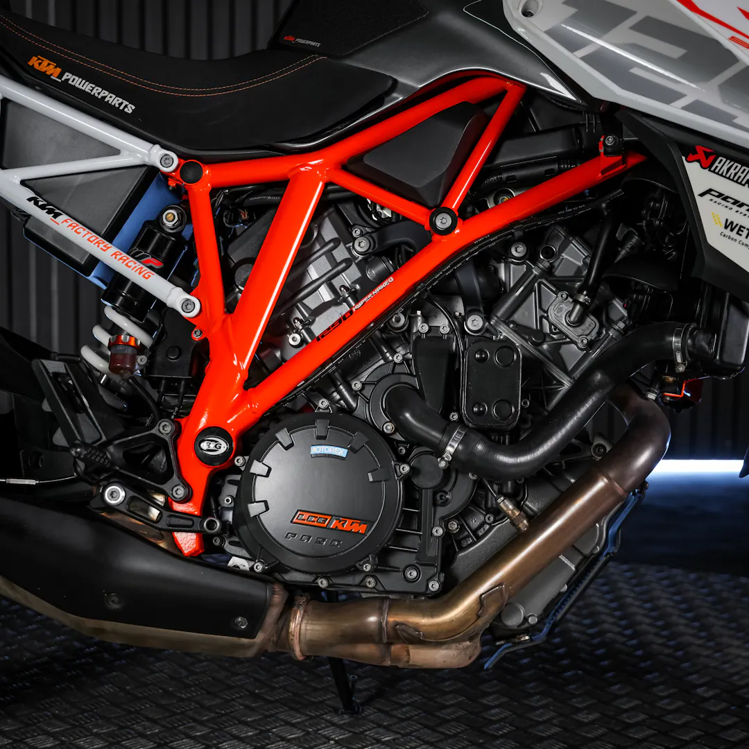 2018 KTM SUPERDUKE 1290R — Ktm 1290 Super Duke R - BD18PBU-5.JPG