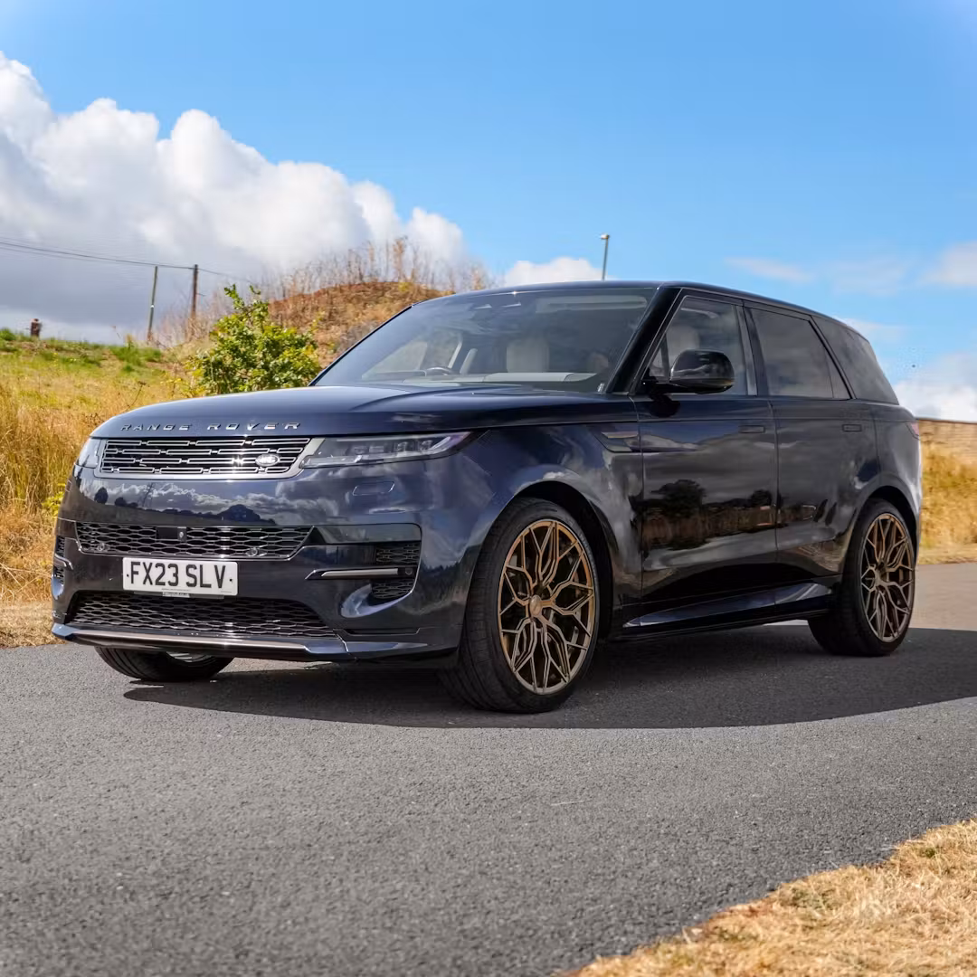 2023 RANGE ROVER SPORT D300 DYNAMIC SE + £5,000 OR £45,000 — Range Rover Sport - FX23SLV-18.JPG