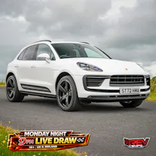 2022 PORSCHE MACAN 2.0L Turbo + £3000