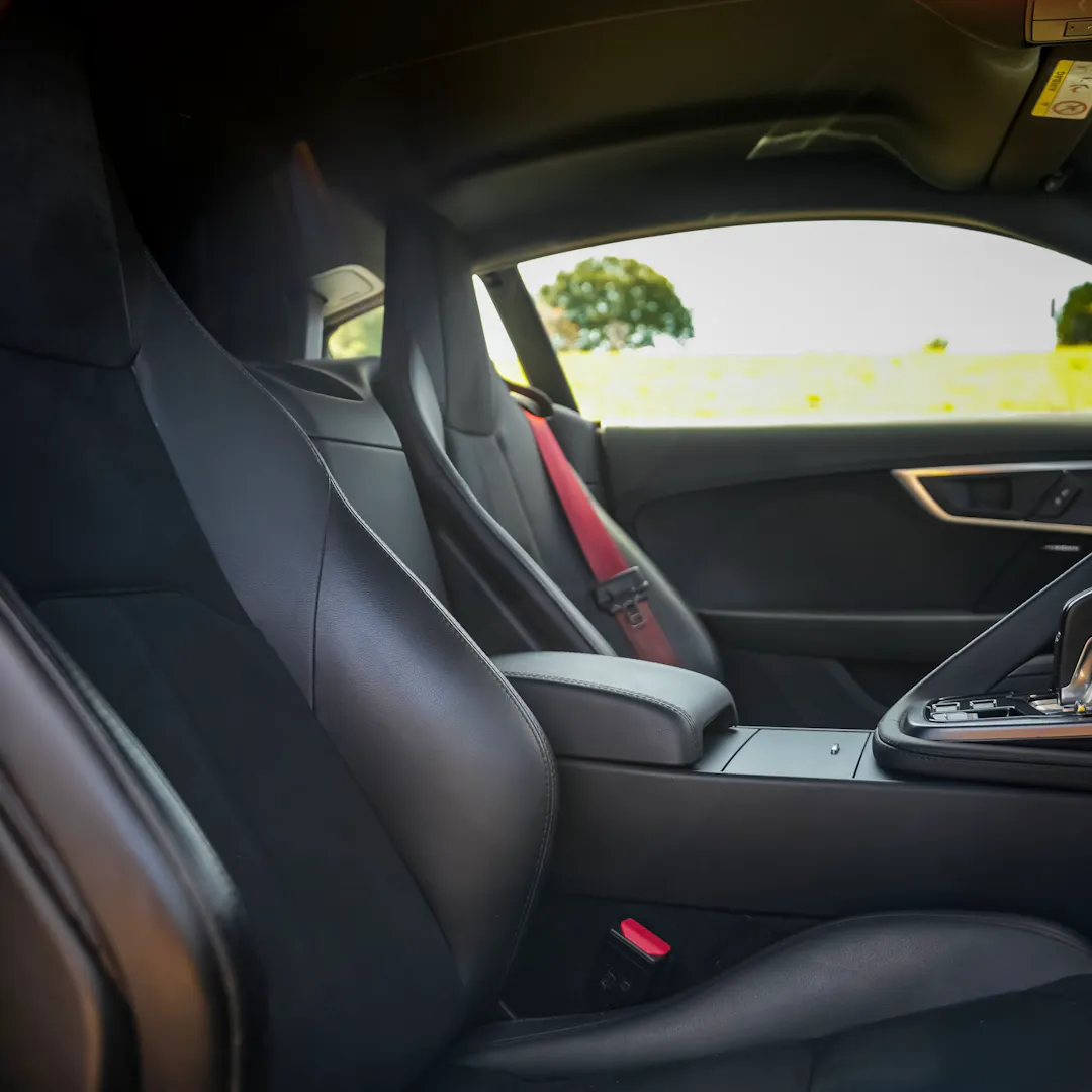 2020 JAGUAR F TYPE V6 R-DYNAMIC + £2,000 — Jaguar F Type - CV70HPJ-10.JPG